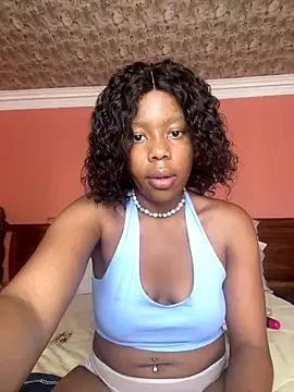 Snapshot of yellowjewelgirl chatting on December 19, 2025, 1:18 pm yellowjewelgirl online show from December 19, 2025, 1:18 pm