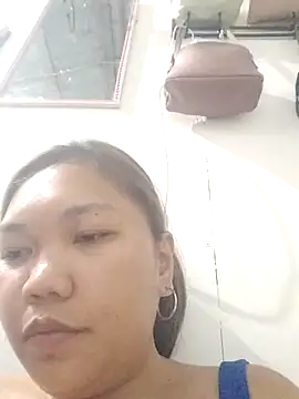 Snapshot of XxSexyPinay4uxX chatting on April 29, 2026, 3:27 pm XxSexyPinay4uxX online show from April 29, 2026, 3:27 pm