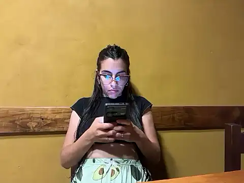 Snapshot of femdomriley chatting on December 16, 2025, 3:11 am femdomriley online show from December 16, 2025, 3:11 am