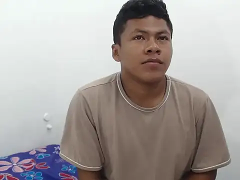 Snapshot of toomixxx chatting on December 16, 2025, 5:56 am toomixxx online show from December 16, 2025, 5:56 am