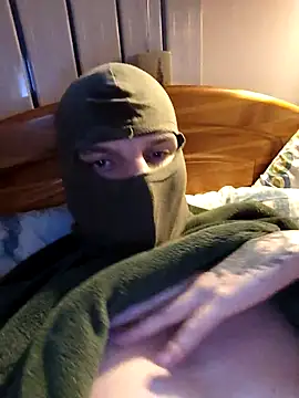 Snapshot of BottomB95@xh chatting on December 16, 2025, 2:22 pm BottomB95xh online show from December 16, 2025, 2:22 pm