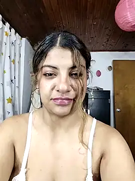 Zarah Moon online show from December 16, 2025, 4:06 am