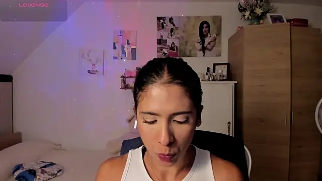 Snapshot of VEROSlen- chatting on May 5, 2026, 3:14 am VEROSlen- online show from May 5, 2026, 3:14 am