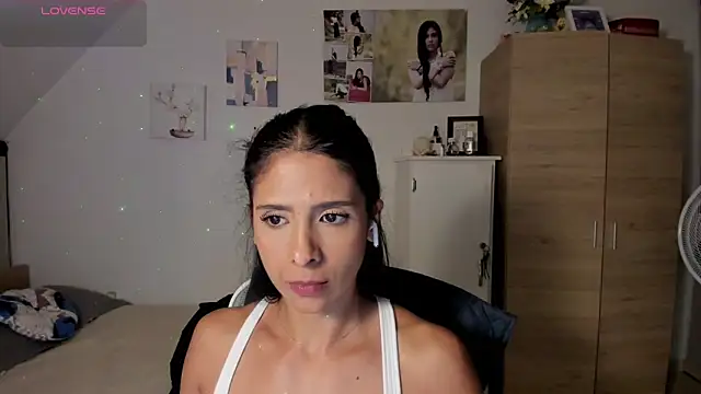 Snapshot of VEROSlen- chatting on May 20, 2026, 1:56 am VEROSlen- online show from May 20, 2026, 1:56 am