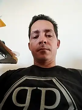 Snapshot of Chris_hot33 chatting on December 17, 2025, 5:41 pm Chris hot33 online show from December 17, 2025, 5:41 pm