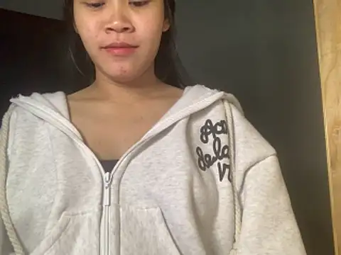 Snapshot of Bitsy2004 chatting on December 18, 2025, 4:13 pm Bitsy2004 online show from December 18, 2025, 4:13 pm