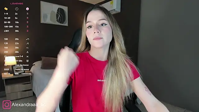 Snapshot of Alexandra-02 chatting on January 5, 2026, 9:18 pm Alexandra-02 online show from January 5, 2026, 9:18 pm