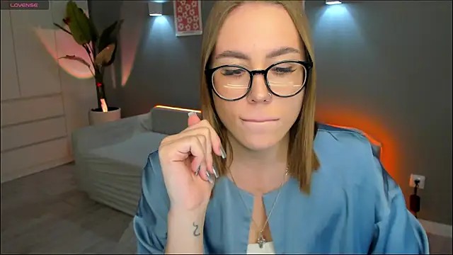 Snapshot of Aurelia_Voss chatting on January 17, 2026, 8:01 pm Aurelia Voss online show from January 17, 2026, 8:01 pm