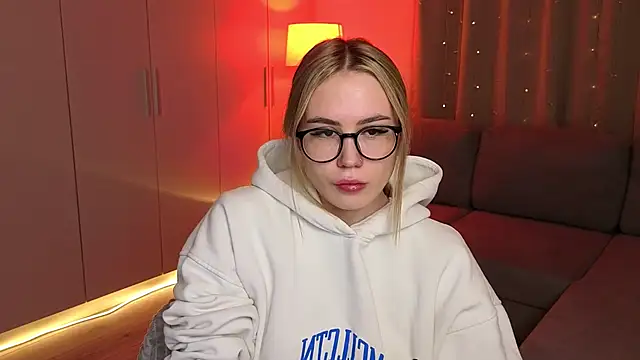 Snapshot of Aurelia_Voss chatting on February 19, 2026, 5:58 am Aurelia Voss online show from February 19, 2026, 5:58 am