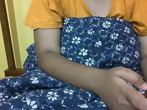 Snapshot of miss_kirandeep chatting on December 16, 2025, 7:30 pm miss kirandeep online show from December 16, 2025, 7:30 pm