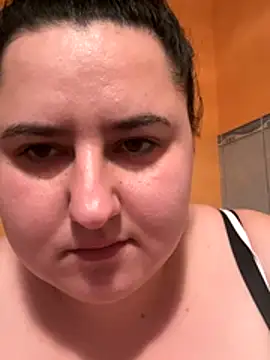 Snapshot of LOVE_LIEBE chatting on December 17, 2025, 4:35 pm LOVE LIEBE online show from December 17, 2025, 4:35 pm