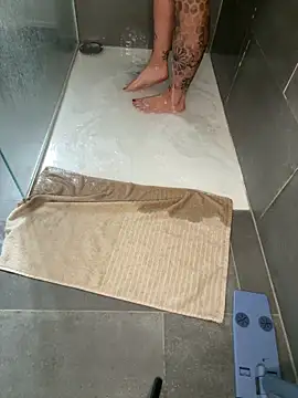 Klarry69 online show from April 13, 2026, 9:37 am