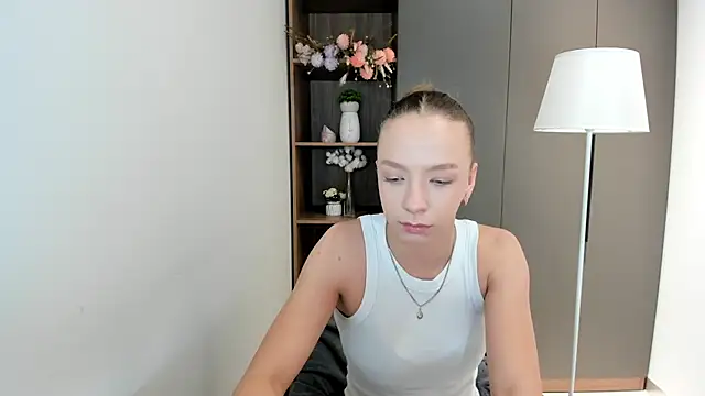 Snapshot of StevieKemner chatting on December 17, 2025, 11:05 am StevieKemner online show from December 17, 2025, 11:05 am