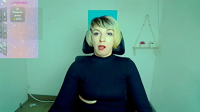 Lana Foxyy online show from March 13, 2026, 1:07 pm