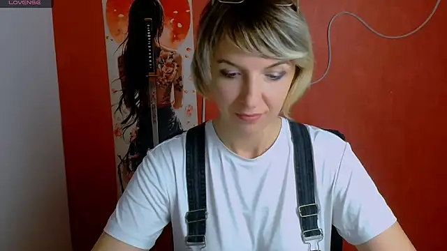 Snapshot of Lana_Foxyy chatting on May 8, 2026, 4:01 pm Lana Foxyy online show from May 8, 2026, 4:01 pm