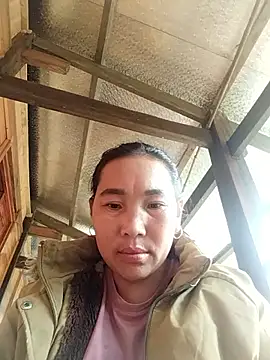 shy-jan online show from December 17, 2025, 5:35 am