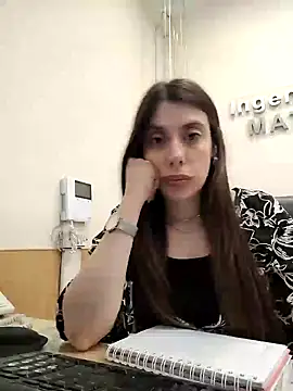 femdompersefone online show from December 18, 2025, 12:33 pm