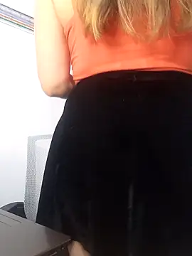 Snapshot of SofiEsteves chatting on December 16, 2025, 6:46 pm SofiEsteves online show from December 16, 2025, 6:46 pm