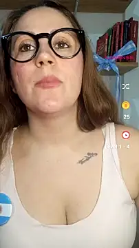 Snapshot of SofiEsteves chatting on June 26, 2026, 12:42 pm SofiEsteves online show from June 26, 2026, 12:42 pm