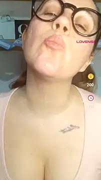 Snapshot of SofiEsteves chatting on July 17, 2026, 12:34 pm SofiEsteves online show from July 17, 2026, 12:34 pm