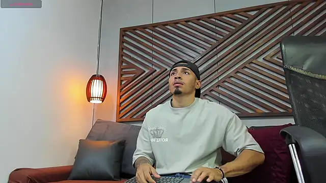 Snapshot of Ares_Stone chatting on December 18, 2025, 11:27 am Ares Stone online show from December 18, 2025, 11:27 am