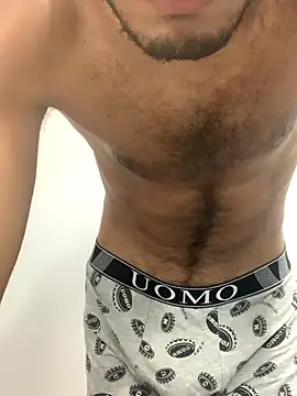 Snapshot of jeunesexy7 chatting on December 16, 2025, 4:56 pm jeunesexy7 online show from December 16, 2025, 4:56 pm