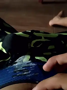 Wilmar0  online show from December 21, 2025, 6:48 pm