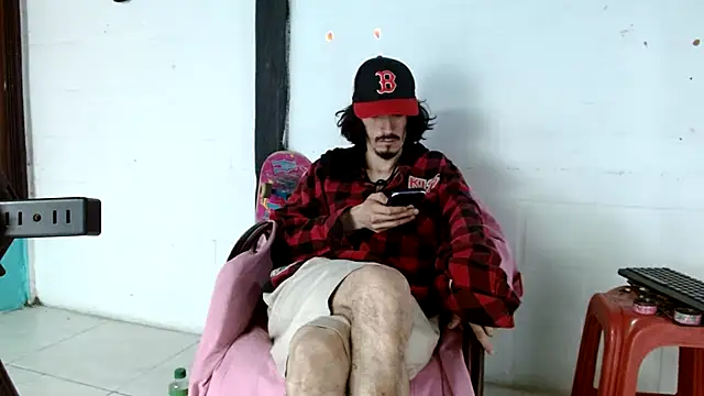 sk8-boy online show from March 10, 2026, 1:49 pm