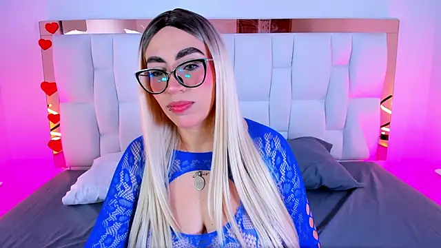 Snapshot of CamilleJuicy_ chatting on July 6, 2026, 12:57 pm CamilleJuicy online show from July 6, 2026, 12:57 pm