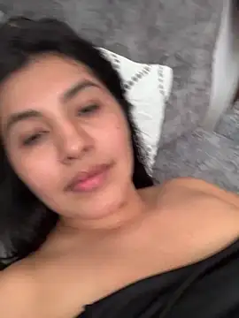 Snapshot of sarah_benz_ chatting on May 10, 2026, 6:57 pm sarah benz online show from May 10, 2026, 6:57 pm