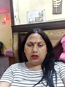 Snapshot of Hotmylips chatting on April 15, 2026, 3:08 pm Hotmylips online show from April 15, 2026, 3:08 pm