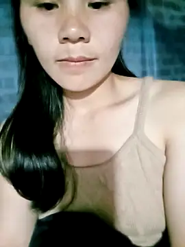 Snapshot of Uzi-na chatting on December 17, 2025, 1:06 pm Uzi-na online show from December 17, 2025, 1:06 pm