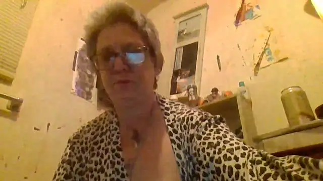 becky1111 online show from April 10, 2026, 10:09 am