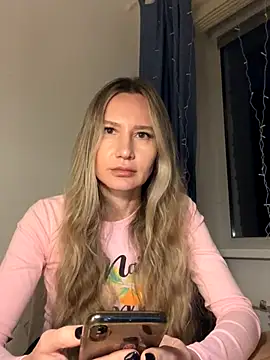 Snapshot of 1Moonlight1 chatting on December 20, 2025, 5:42 pm 1Moonlight1 online show from December 20, 2025, 5:42 pm