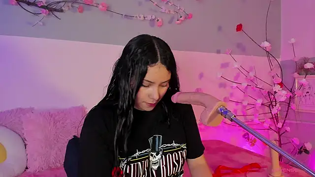 Snapshot of isabellagiirl chatting on April 19, 2026, 8:33 pm isabellagiirl online show from April 19, 2026, 8:33 pm