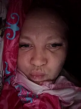 Snapshot of MikasXNiksssxX chatting on December 17, 2025, 8:15 pm MikasXNiksssxX online show from December 17, 2025, 8:15 pm