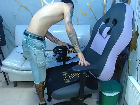 Snapshot of Boy_tatto77 chatting on May 10, 2026, 11:37 am Boy tatto77 online show from May 10, 2026, 11:37 am