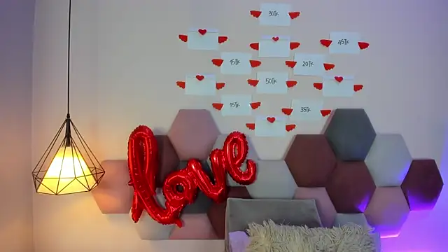 GahiaBelucci online show from February 14, 2026, 12:24 pm