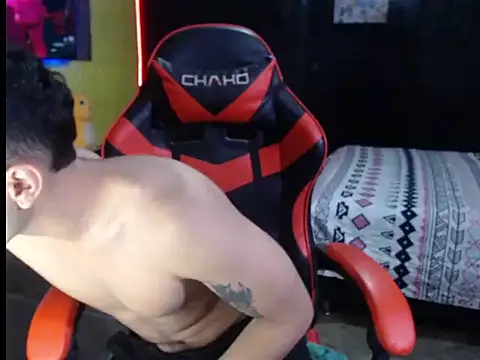 JustynAle2025 online show from December 19, 2025, 10:50 pm