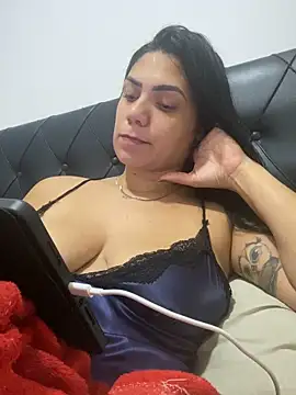 Snapshot of Nini_ chatting on April 15, 2026, 5:53 pm Nini online show from April 15, 2026, 5:53 pm