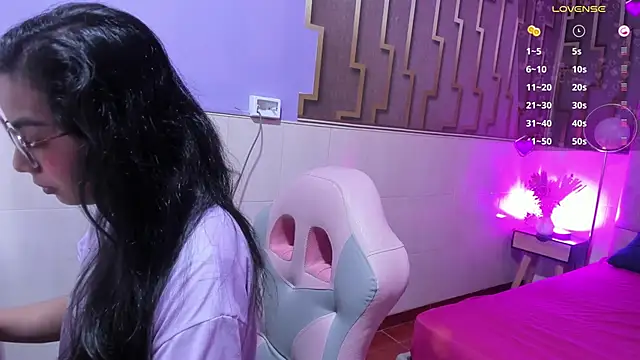 lia morel online show from December 19, 2025, 1:18 pm