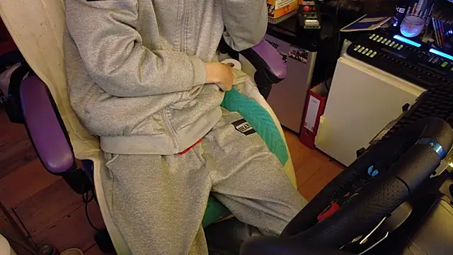 Gay-Versaut online show from January 13, 2026, 11:21 pm