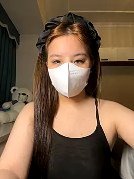 Snapshot of Vanne08_ chatting on December 18, 2025, 12:33 pm Vanne08 online show from December 18, 2025, 12:33 pm