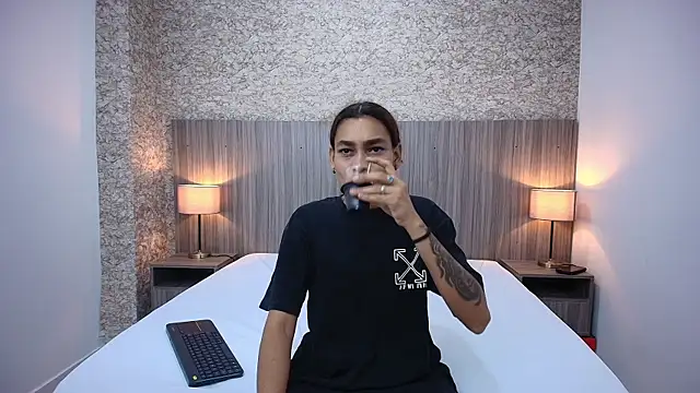 zoe bermudez online show from December 22, 2025, 11:51 am