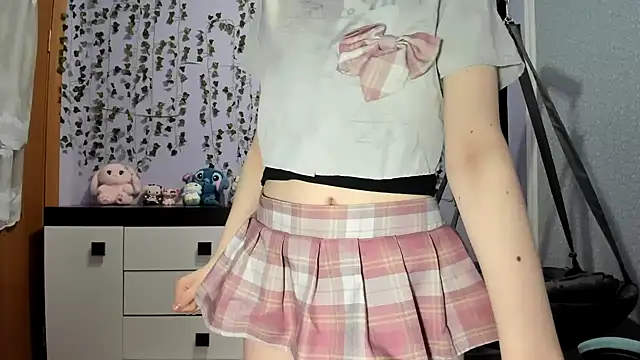 Yoonhee ki online show from February 10, 2026, 4:33 pm