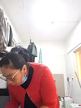 BoniFox  online show from December 19, 2025, 12:45 pm