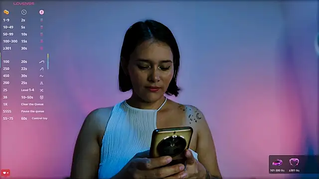 ScarlettRedsins online show from February 10, 2026, 11:53 pm