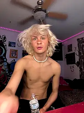 skaterboi222 online show from December 19, 2025, 1:12 am