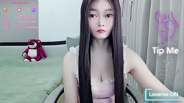 Lucky-susu online show from December 19, 2025, 4:30 am