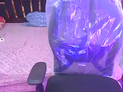 bold-smirthii online show from April 18, 2026, 3:54 am